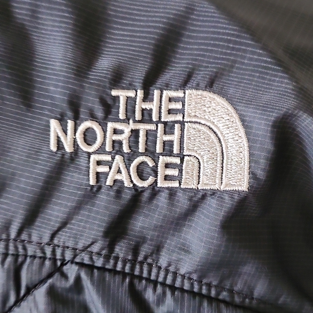The North Face black lighter-weight patterned coat - Picture 9 of 12